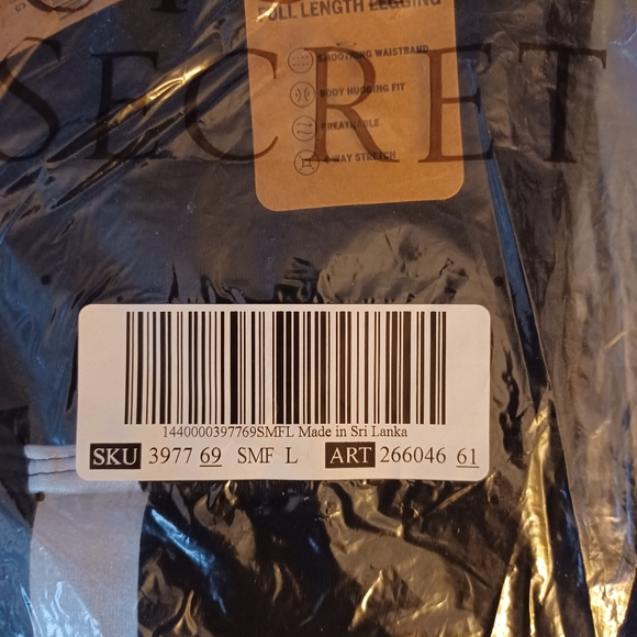 PINK/VICTORIA SECRET LEGGING T-SHIRT BUNDLE - Picture 9 of 11